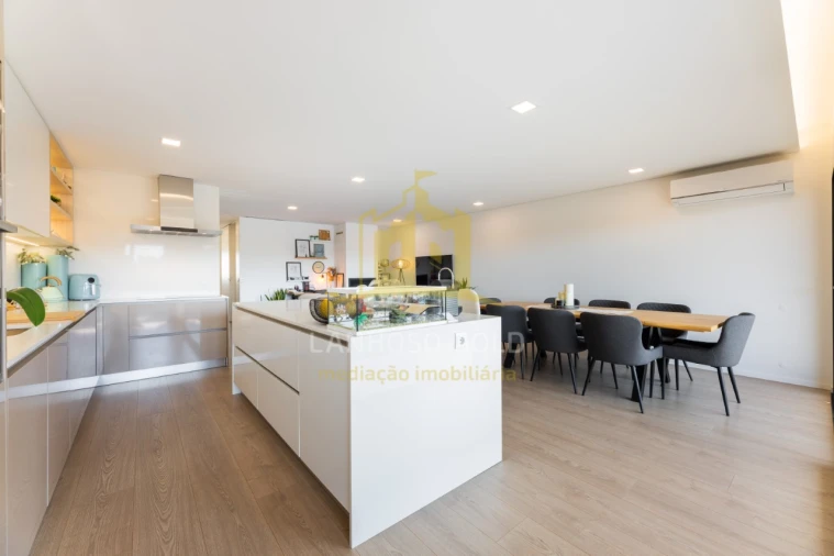 Apartamento T2 para Venda em Nogueiró e Tenões Foto 4