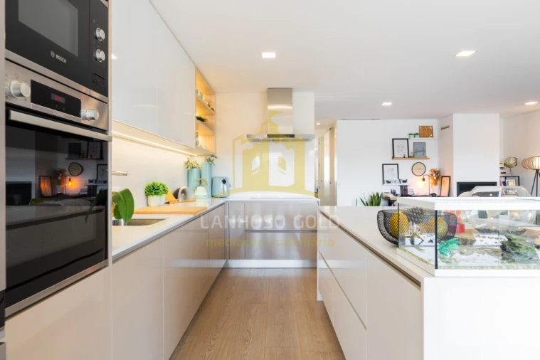 Apartamento T2 para Venda em Nogueiró e Tenões Foto 7