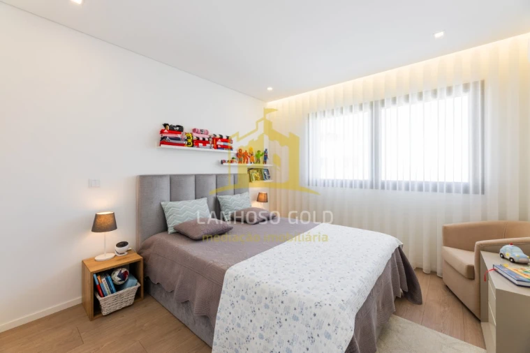 Apartamento T2 para Venda em Nogueiró e Tenões Foto 16