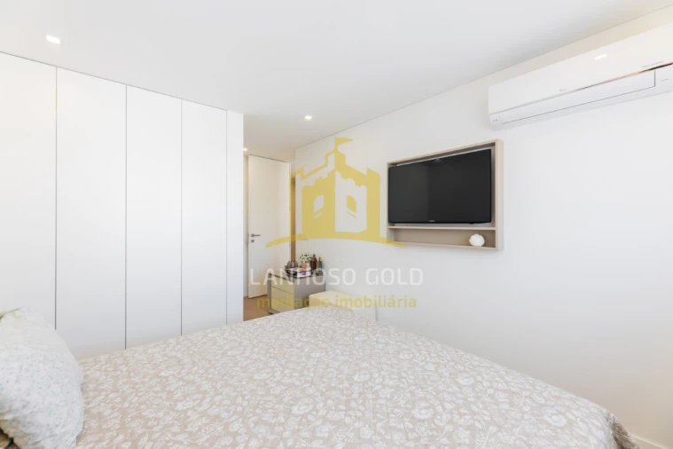 Apartamento T2 para Venda em Nogueiró e Tenões Foto 21