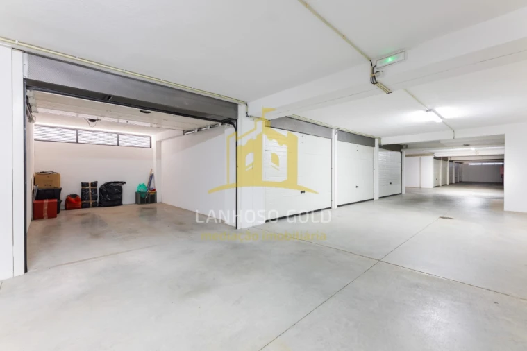 Apartamento T2 para Venda em Nogueiró e Tenões Foto 25