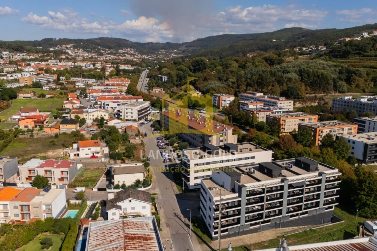 Apartamento T2 para Venda em Nogueiró e Tenões Foto 29