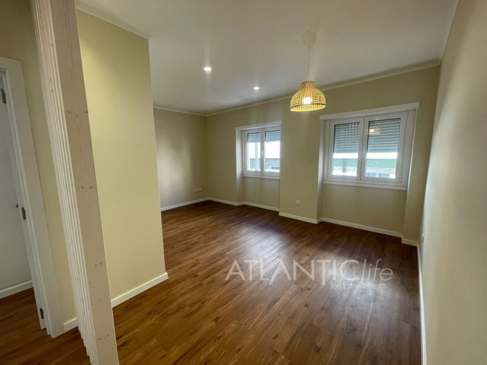 Apartamento T2 para Venda em Queluz e Belas Foto 3