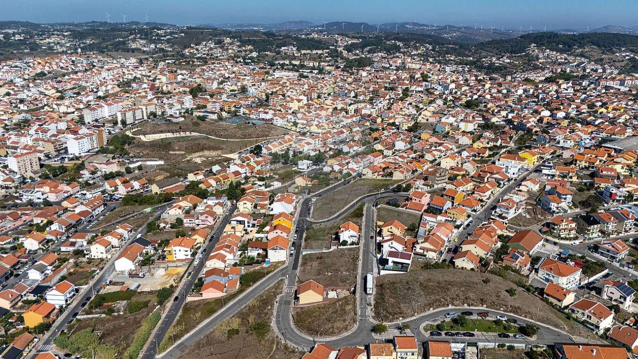 Terreno para Venda em Casal de Cambra Foto 19