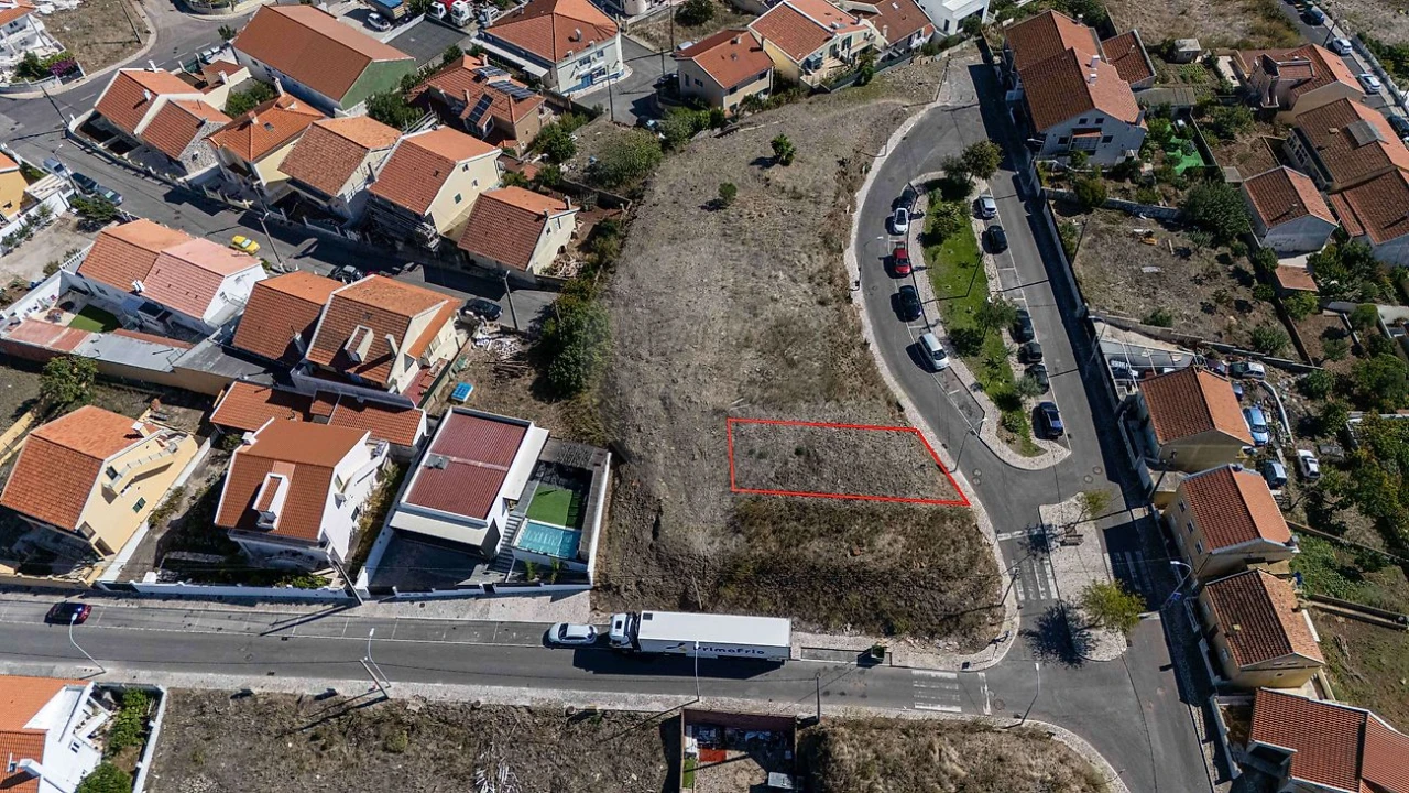 Terreno para Venda em Casal de Cambra Foto 5