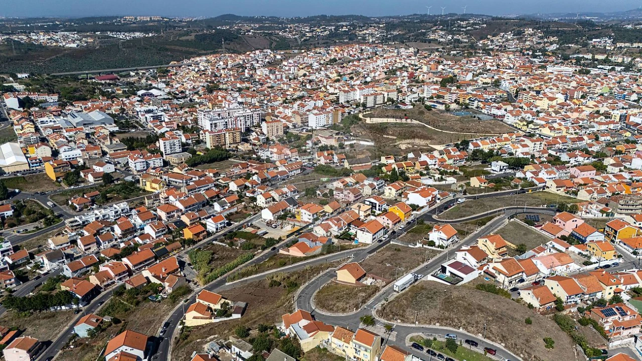 Terreno para Venda em Casal de Cambra Foto 14