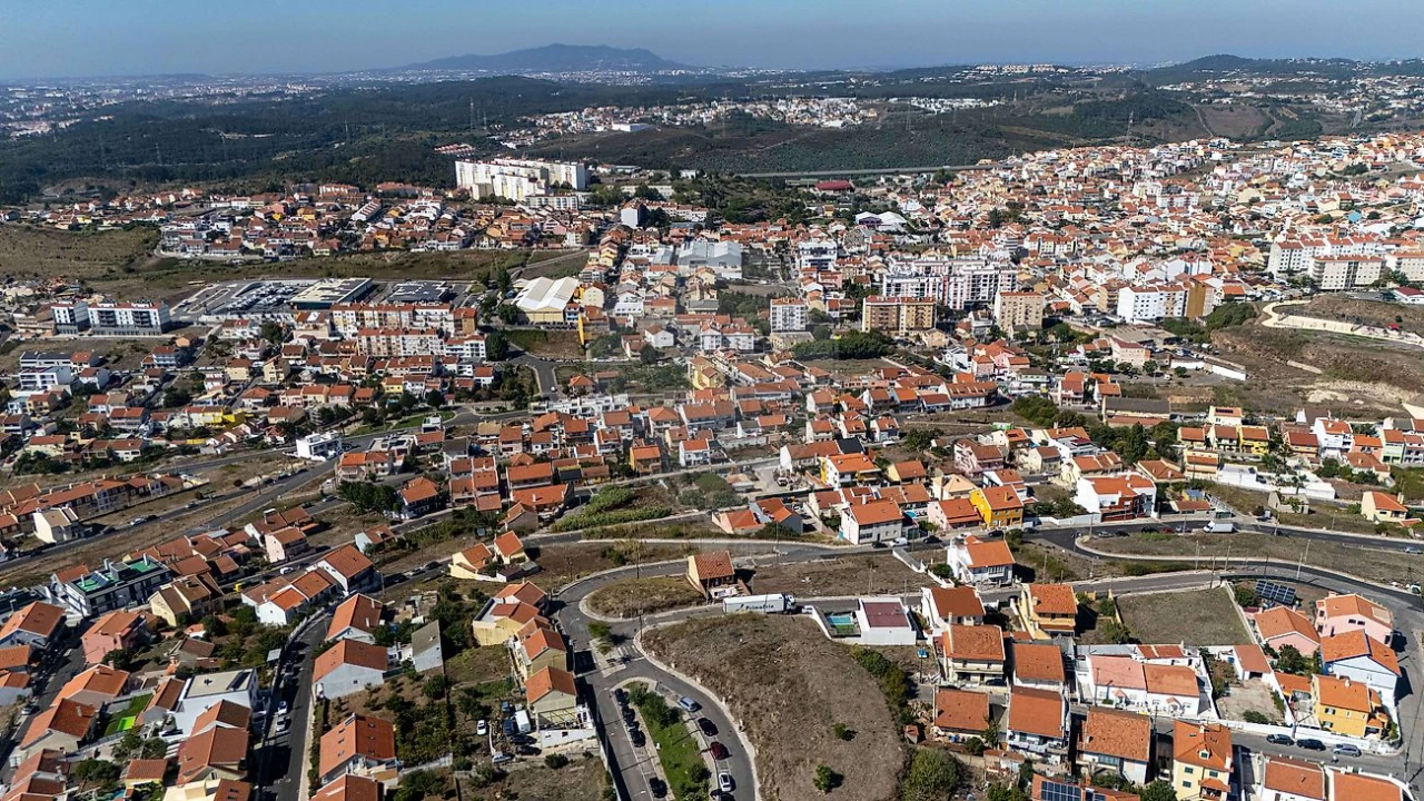 Terreno para Venda em Casal de Cambra Foto 15