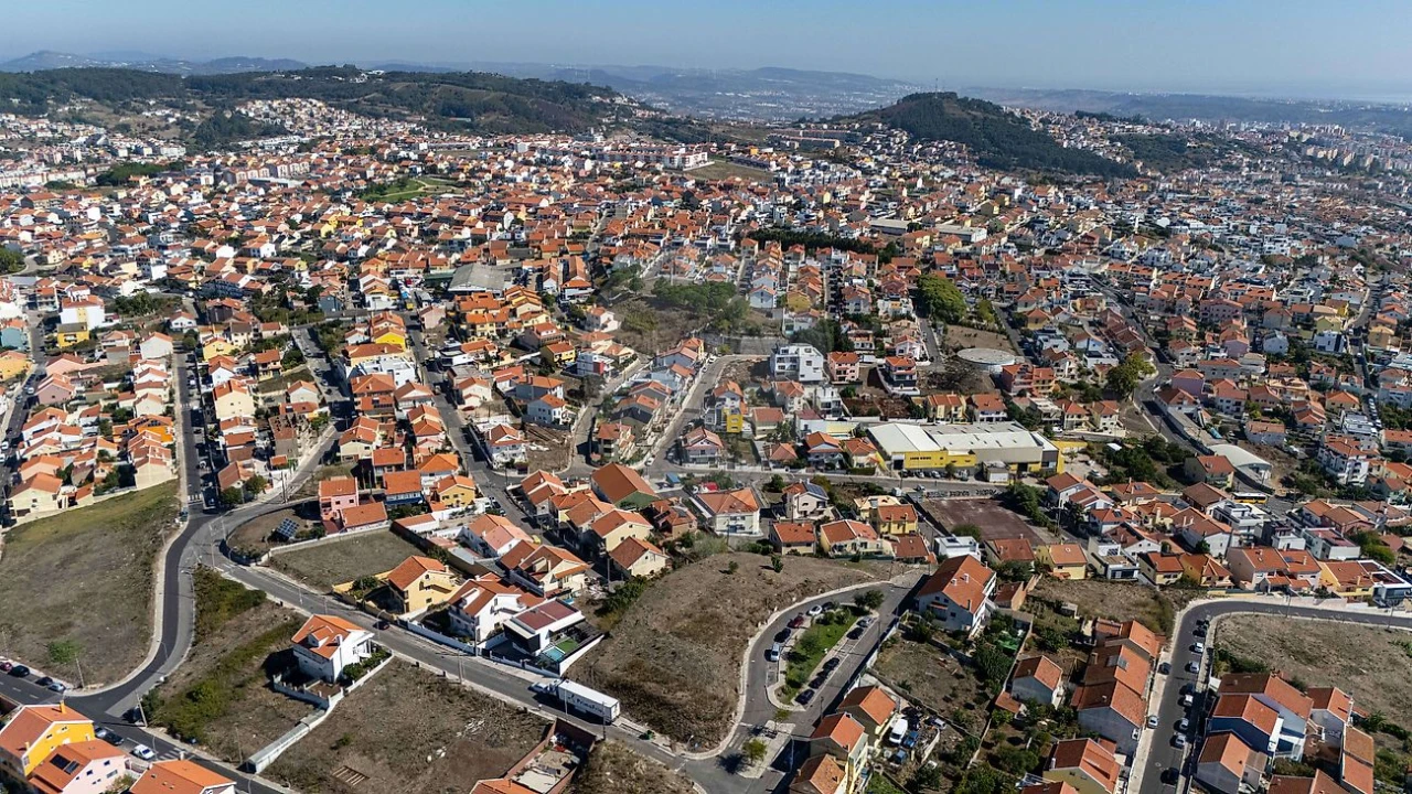 Terreno para Venda em Casal de Cambra Foto 11