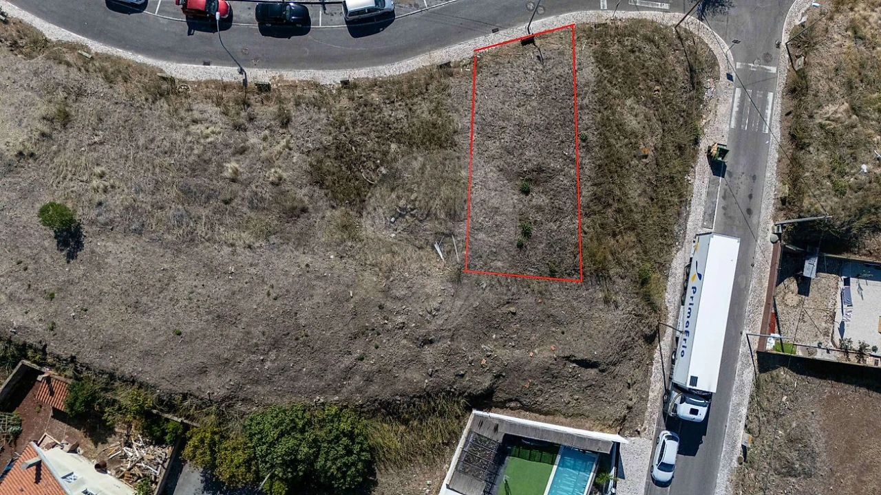 Terreno para Venda em Casal de Cambra Foto 4