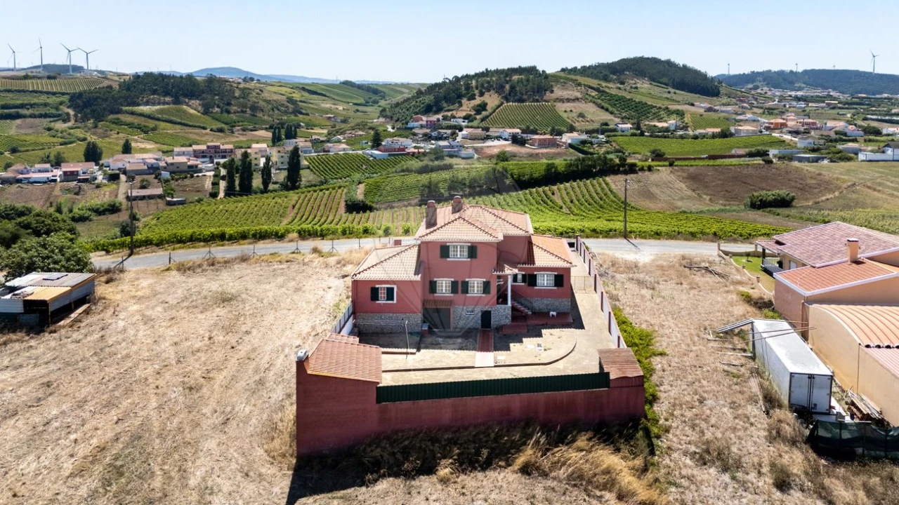 Moradia T5 para Venda em Ventosa Foto 39