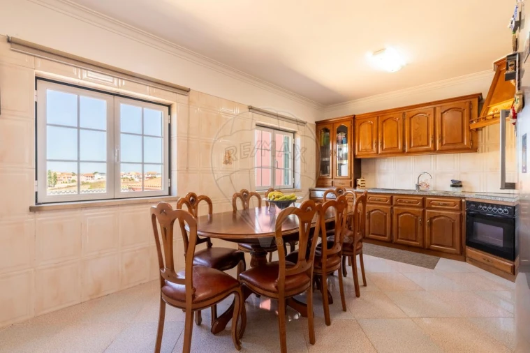 Moradia T5 para Venda em Ventosa Foto 6