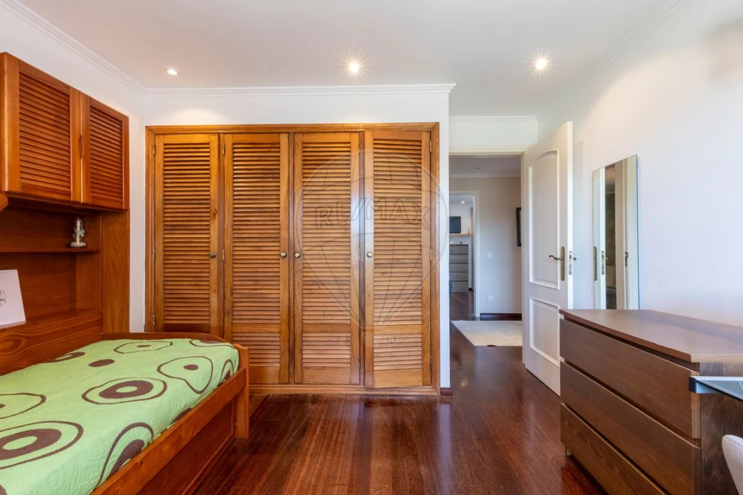 Moradia T5 para Venda em Ventosa Foto 26