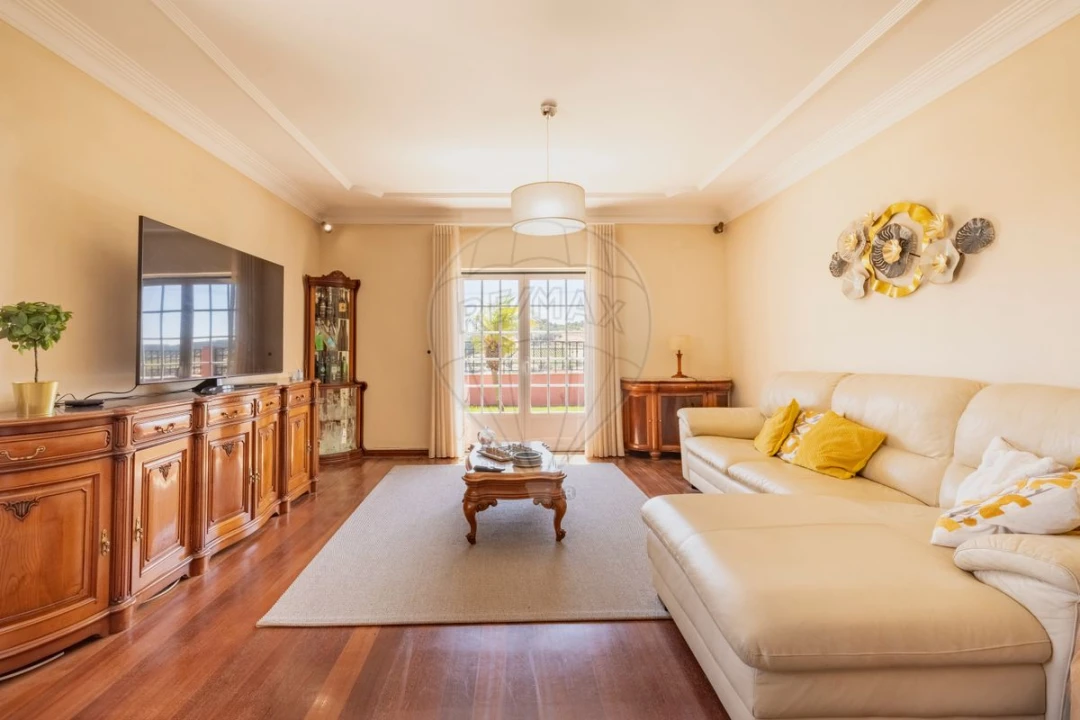 Moradia T5 para Venda em Ventosa Foto 3