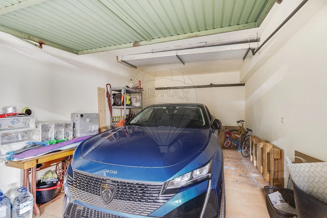 Garagem para Venda em Vialonga Foto 3