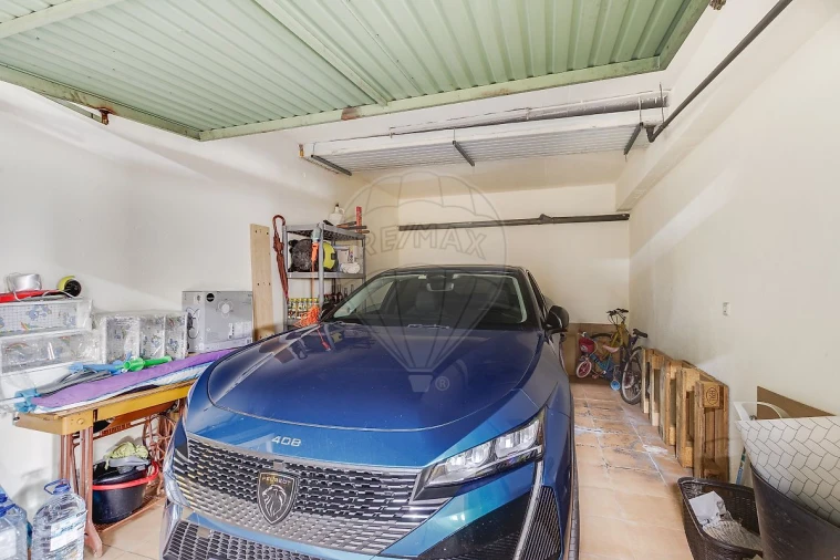 Garagem para Venda em Vialonga Foto 3