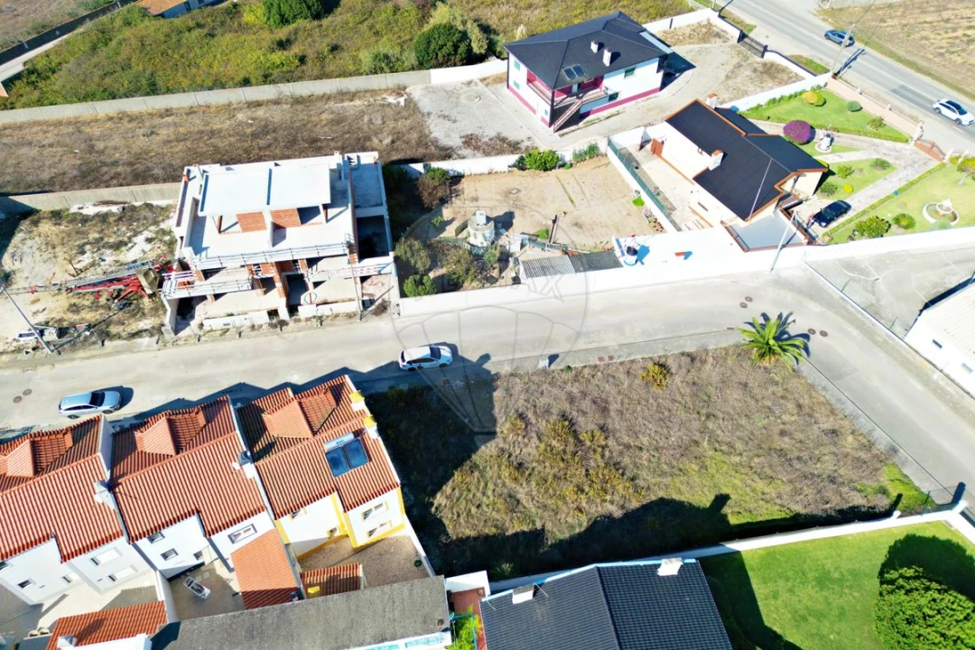 Terreno para Venda em Atouguia da Baleia Foto 1