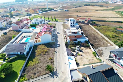 Moradia T3 para Venda em Atouguia da Baleia