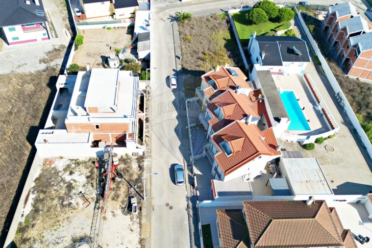 Moradia T3 para Venda em Atouguia da Baleia Foto 4