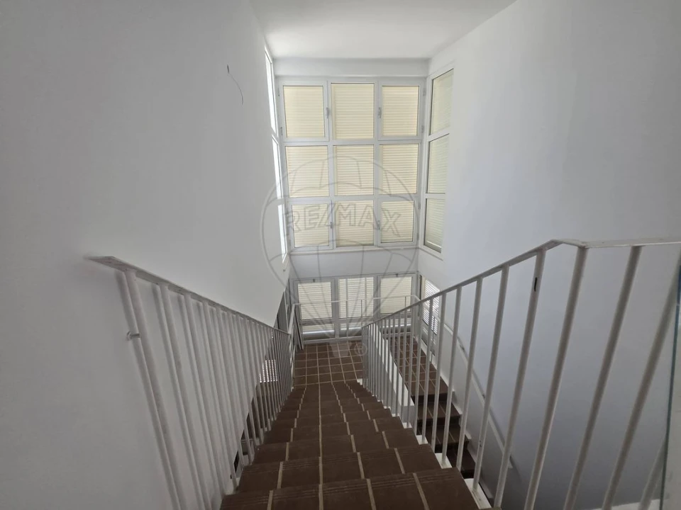 Apartamento T5 para Venda em Armação de Pera Foto 15