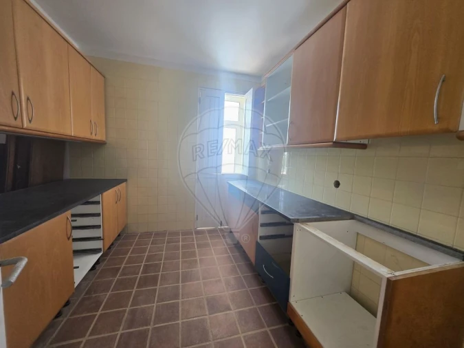 Apartamento T5 para Venda em Armação de Pera Foto 3