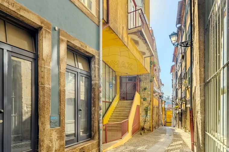 Apartamento T2 para Venda em Cedofeita, Santo Ildefonso, Sé, Miragaia, São Nicolau e Vitória Foto 3