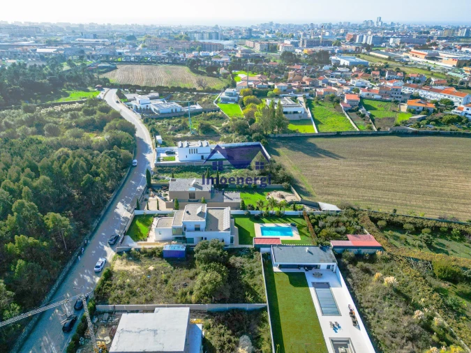 Moradia T4 para Venda em Póvoa de Varzim, Beiriz e Argivai Foto 41