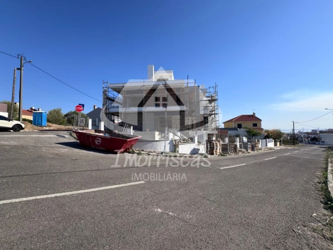 Moradia T4 para Venda em Santa Iria de Azoia, São João da Talha e Bobadela Foto 44