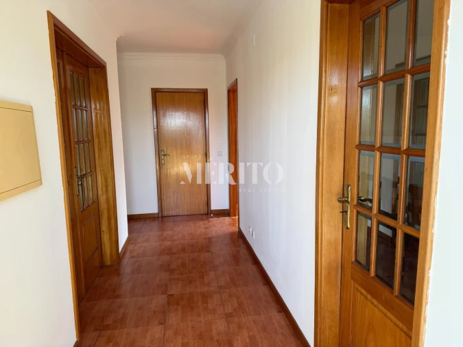 Apartamento T2 para Arrendamento em Varzea Foto 12