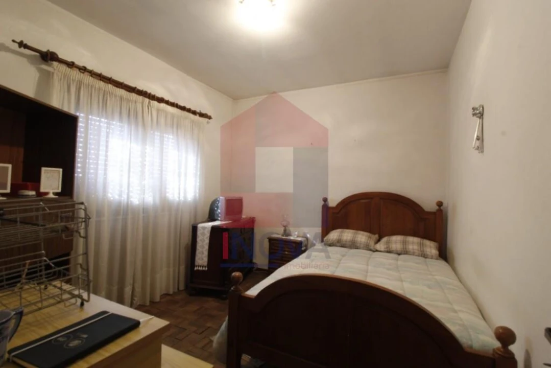 Moradia T4 para Venda em Gême Foto 16