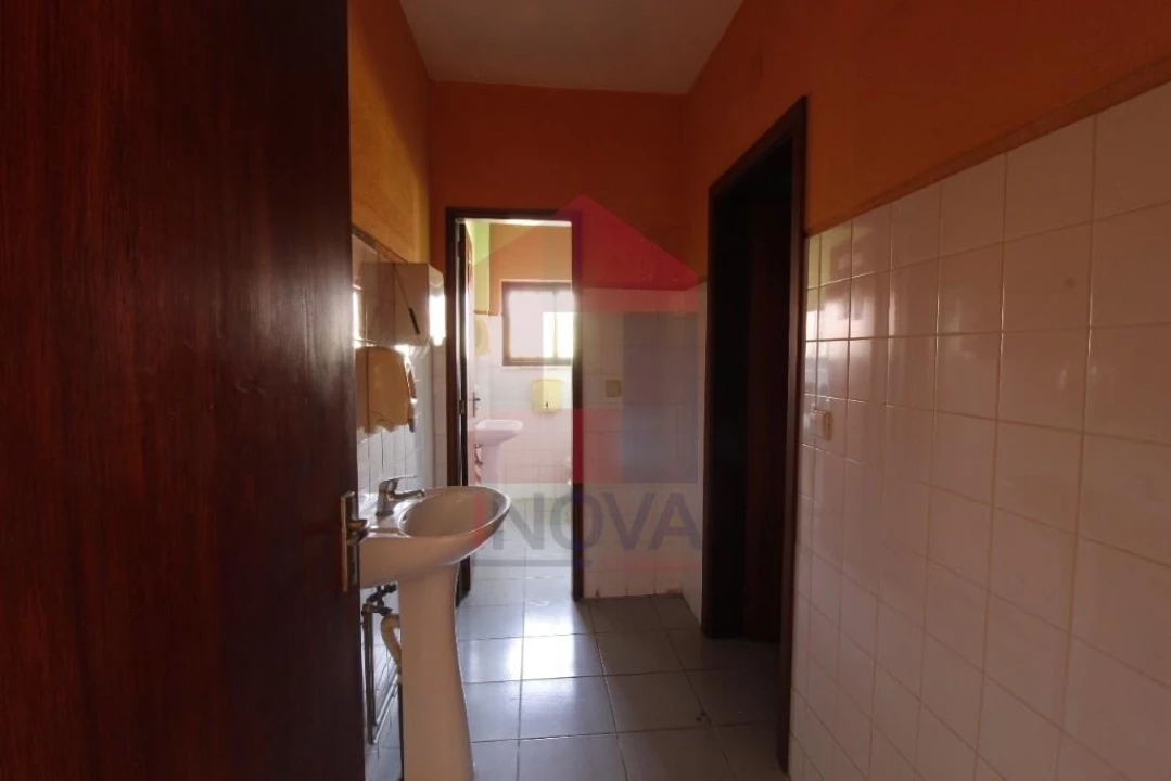 Moradia T4 para Venda em Gême Foto 6