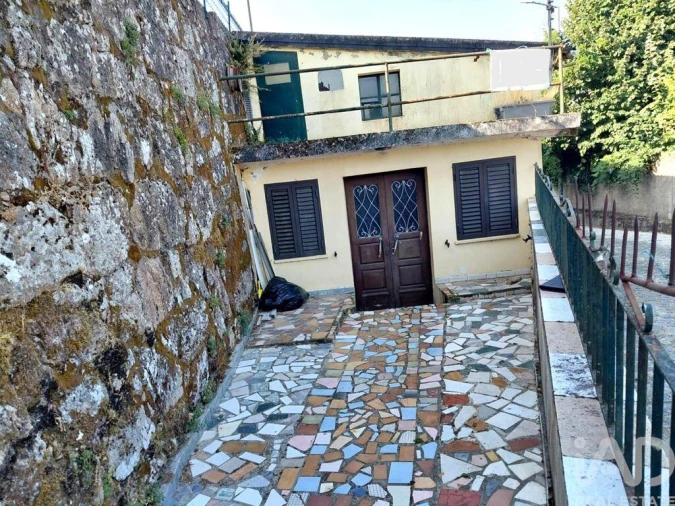 Moradia T3 para Venda em Vila e Roussas Foto 2