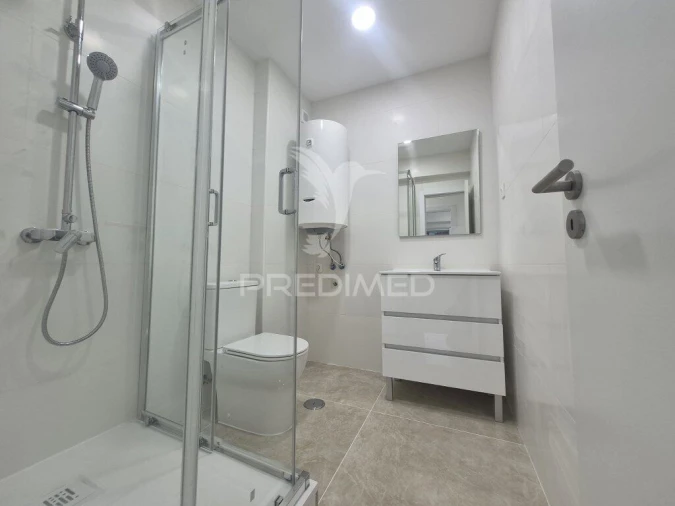 Apartamento T2 para Venda em Almada, Cova da Piedade, Pragal e Cacilhas Foto 10