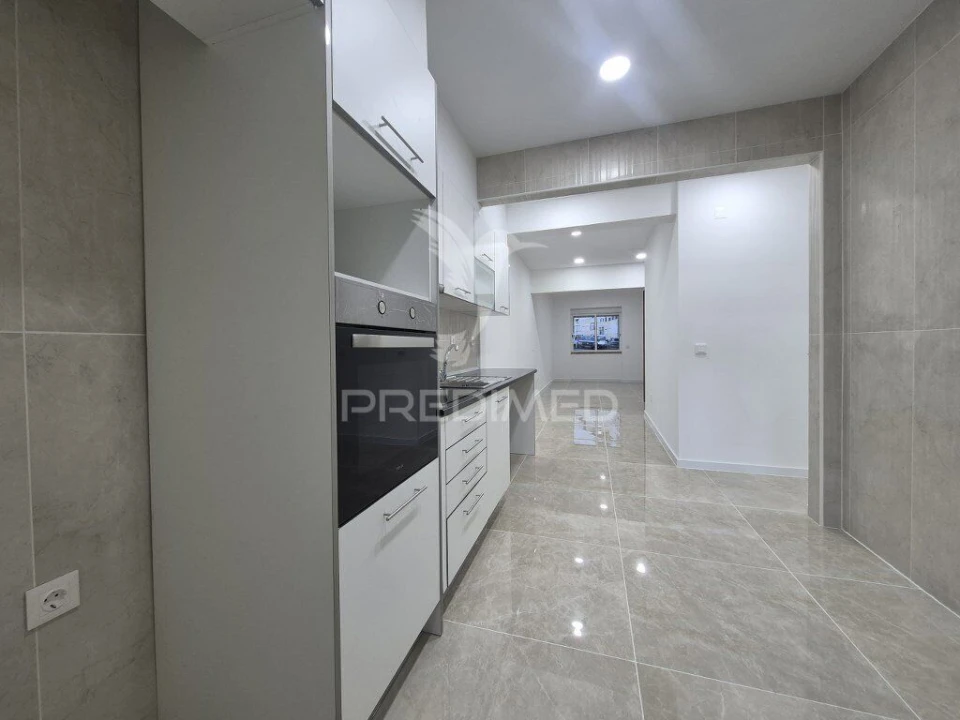 Apartamento T2 para Venda em Almada, Cova da Piedade, Pragal e Cacilhas Foto 2