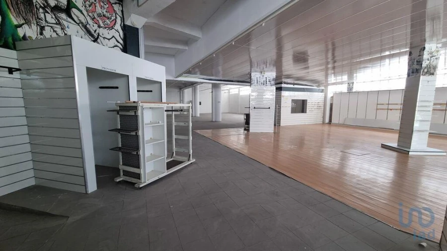 Loja para Venda em Avelãs de Ambom e Rocamondo Foto 6