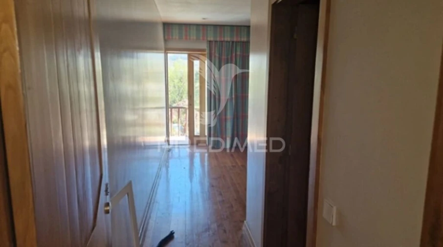 Moradia T4 para Venda em Azurem Foto 9