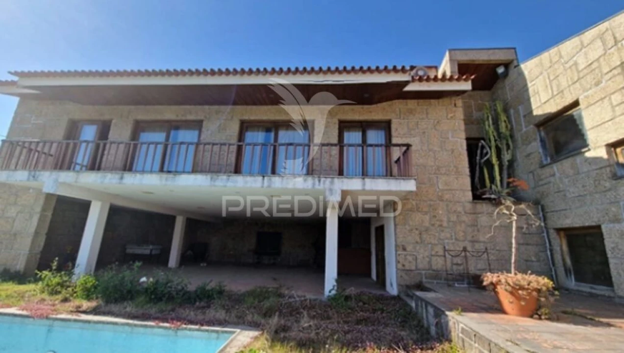 Moradia T4 para Venda em Azurem Foto 2