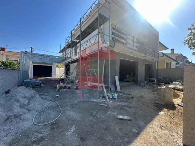 Moradia T4 para Venda em Palmeira Foto 22