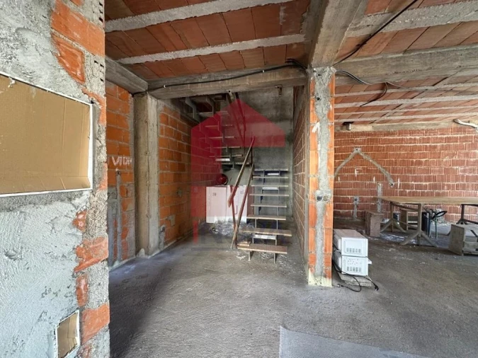 Moradia T4 para Venda em Palmeira Foto 9