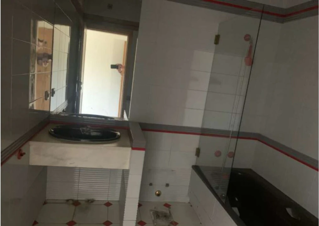 Moradia T4 para Venda em Azurem Foto 14