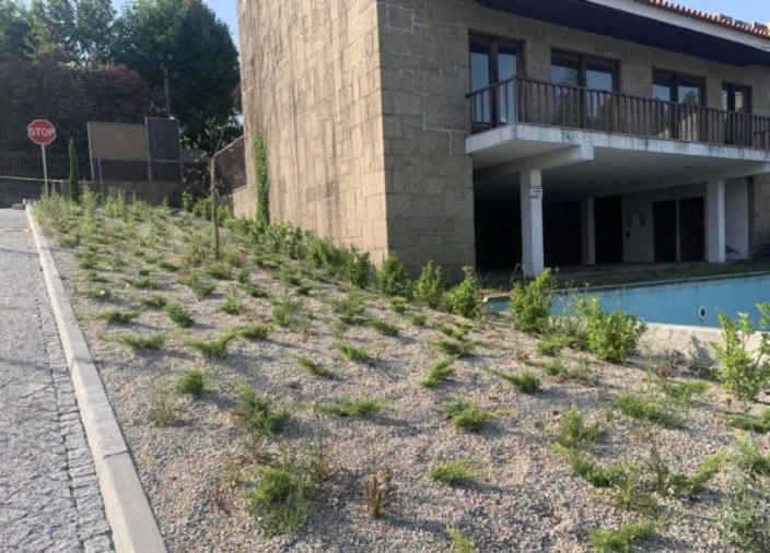 Moradia T4 para Venda em Azurem Foto 26