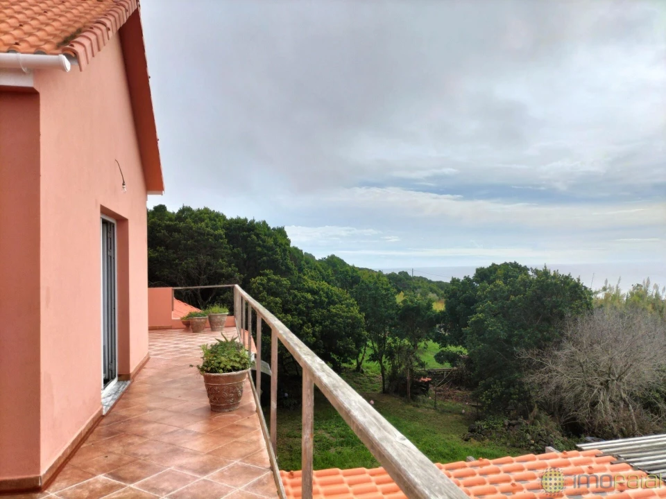 Moradia T5 para Venda em Capelo Foto 32