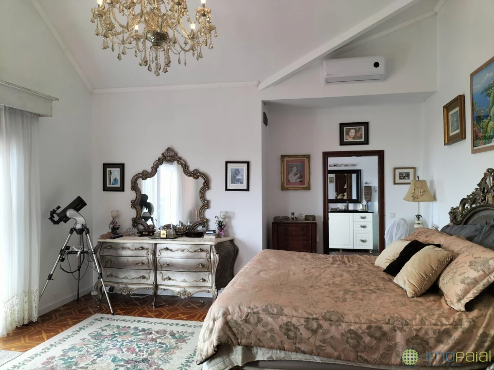 Moradia T5 para Venda em Capelo Foto 25