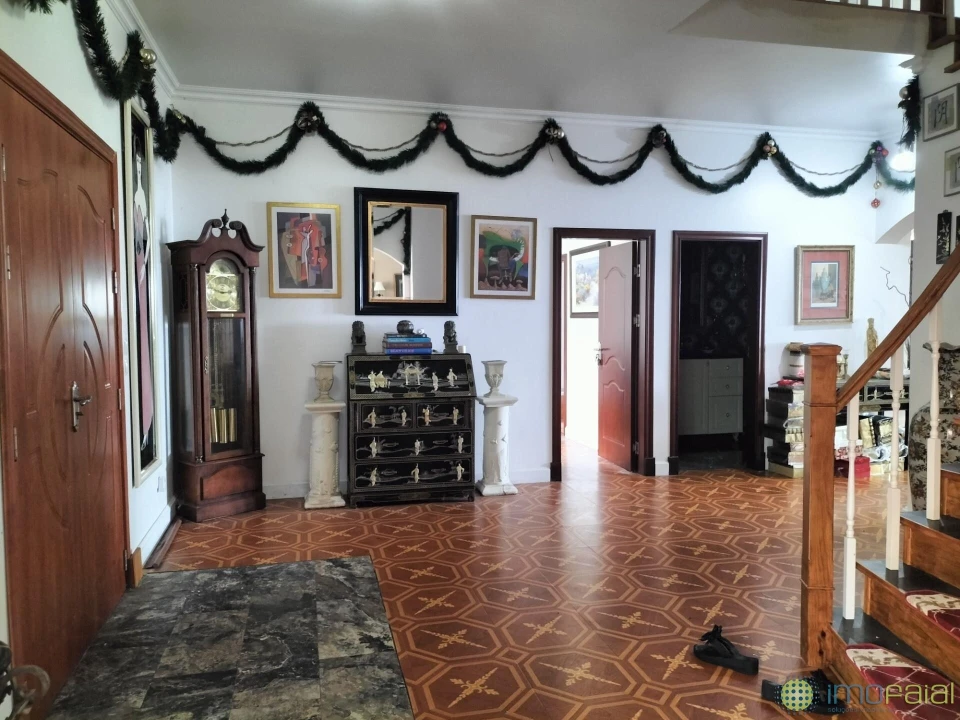 Moradia T5 para Venda em Capelo Foto 6