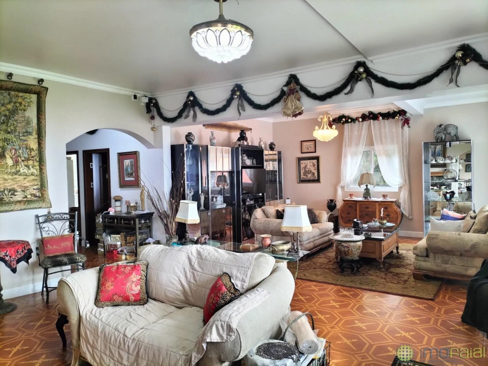 Moradia T5 para Venda em Capelo Foto 10