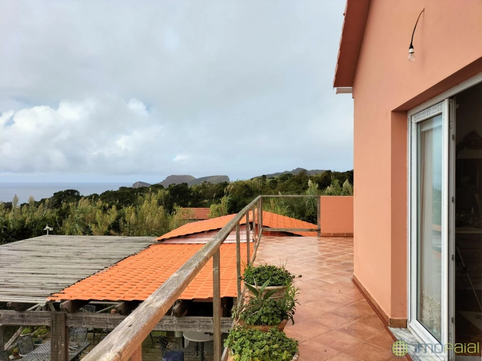 Moradia T5 para Venda em Capelo Foto 31