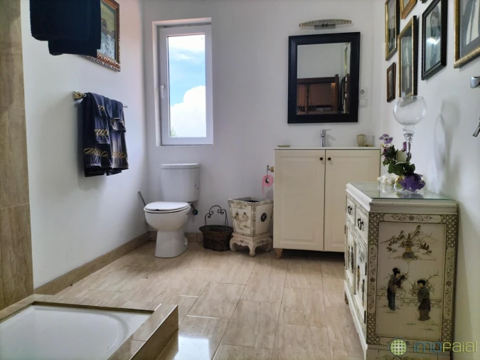 Moradia T5 para Venda em Capelo Foto 38