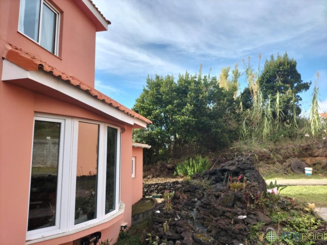 Moradia T5 para Venda em Capelo Foto 50