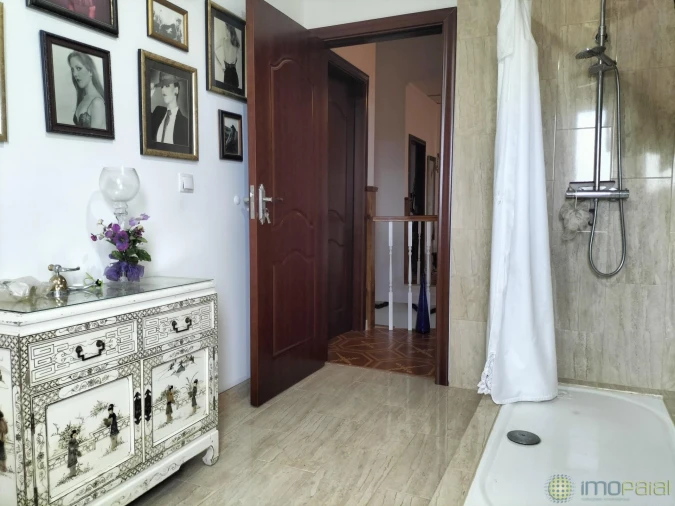 Moradia T5 para Venda em Capelo Foto 40