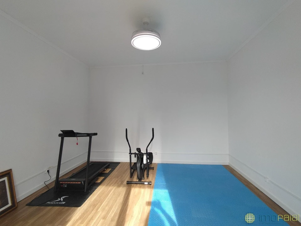 Moradia T5 para Venda em Capelo Foto 48