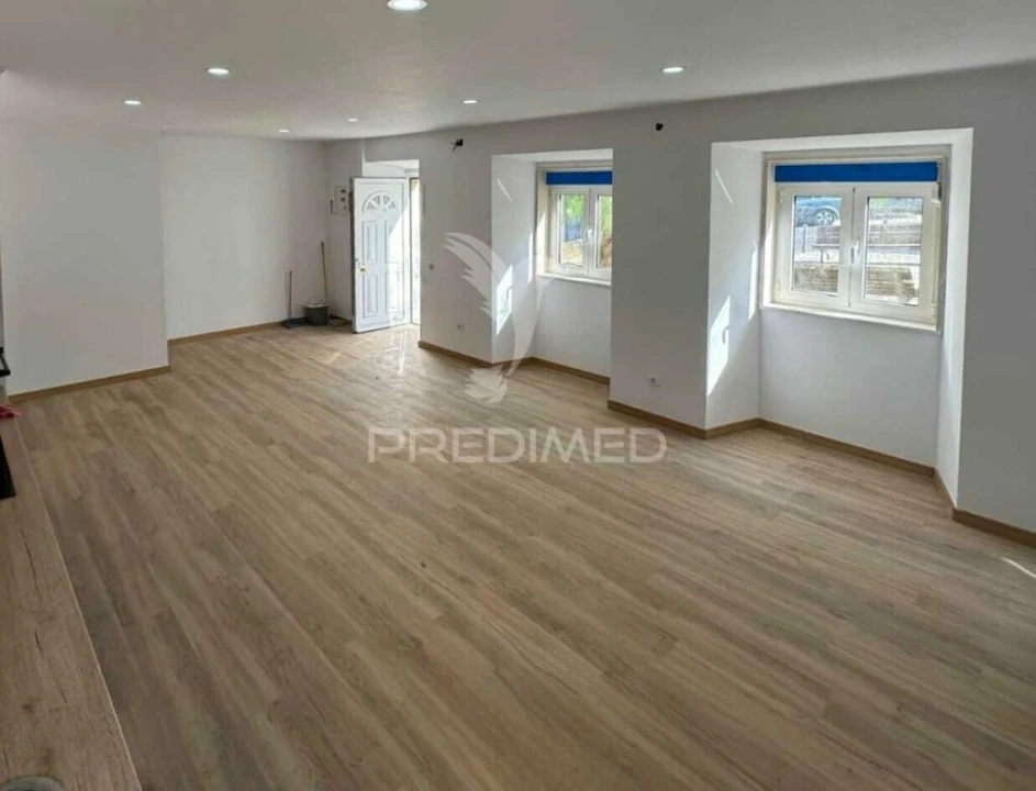 Moradia T2 para Venda em Alcoentre Foto 6